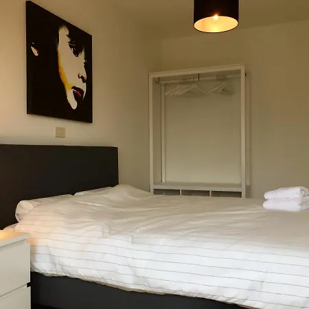 Rustig Met Zeezicht Dicht Bij Het Centrum Apartment