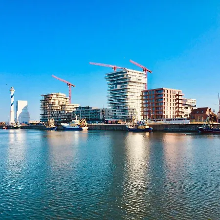 Апартаменты Rustig Met Zeezicht Dicht Bij Het Centrum *